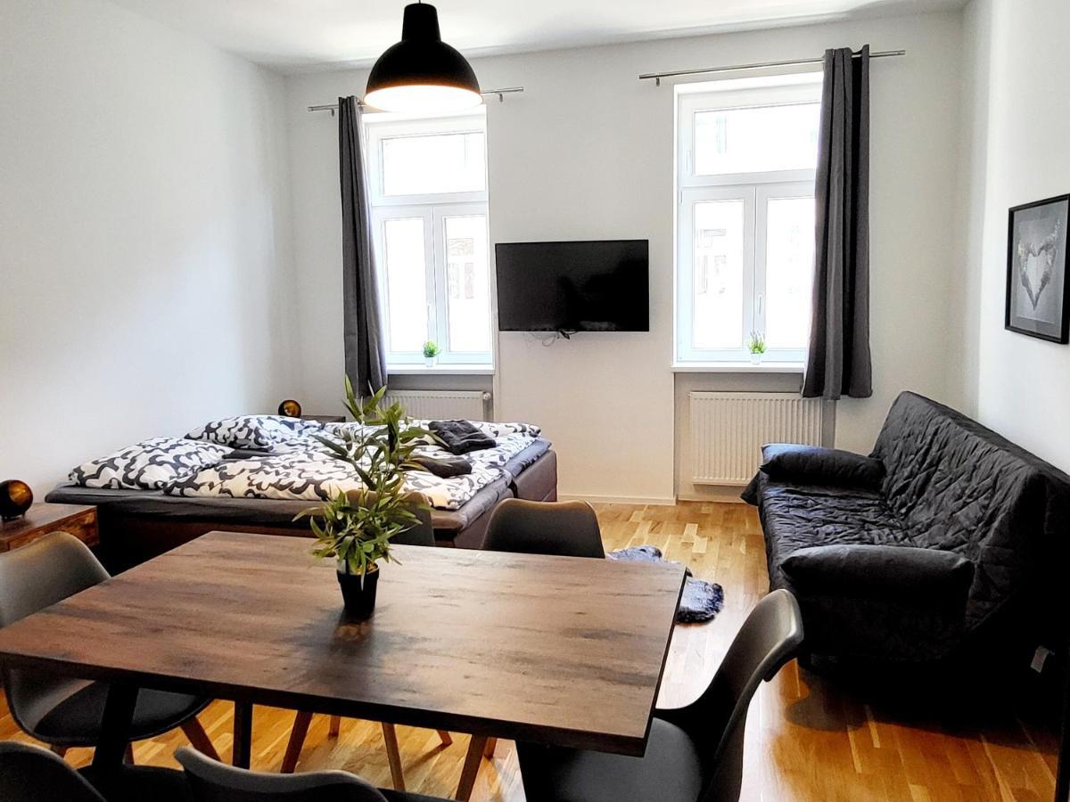 Sunny Apartment With 1 Balcony Wien Eksteriør billede