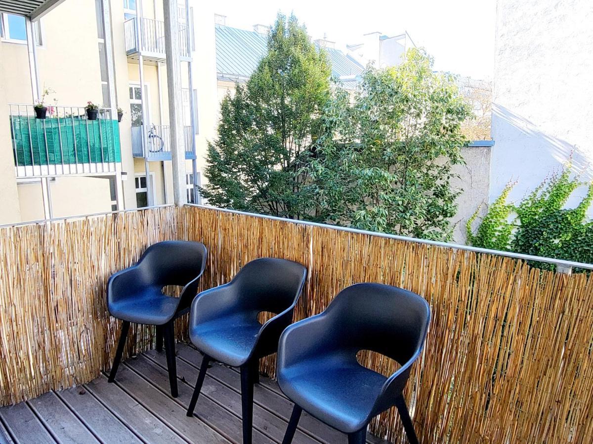 Sunny Apartment With 1 Balcony Wien Eksteriør billede